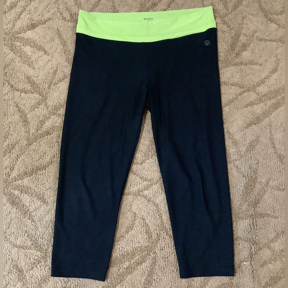 WOMEN ACTIVE WEAR CAPRIS SIZE L